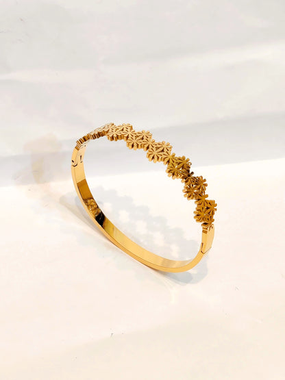 Golden Daisy Cluster Anti-Tarnish Bangle