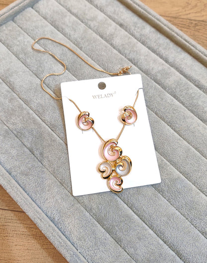 Serpentine Spiral Necklace