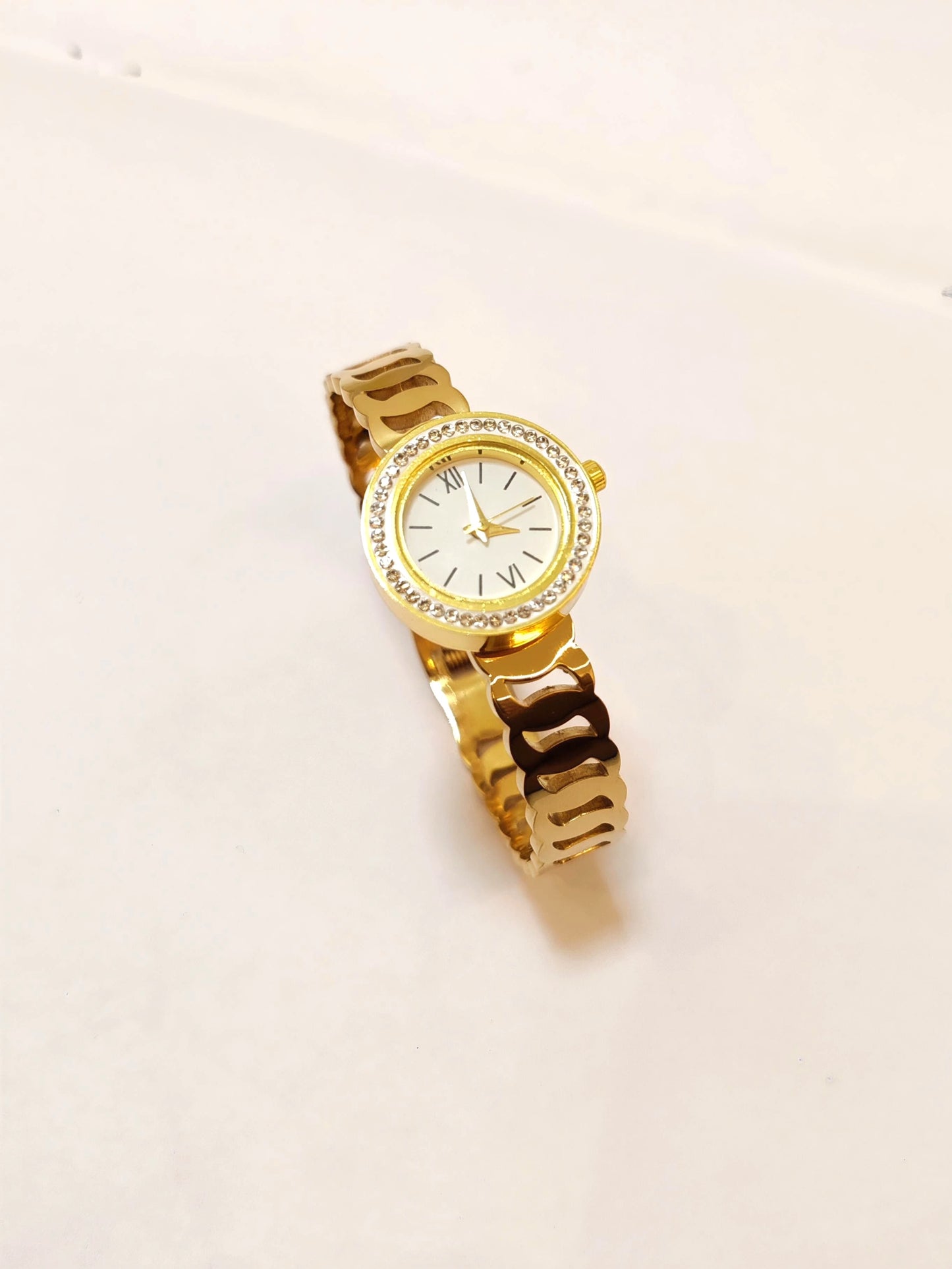 Luxe Gold Crystal-Bezel Link Watch